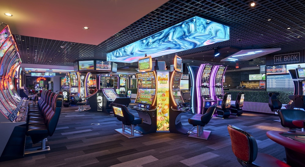 The LINQ Hotel & Casino – A Caesars Rewards Destination — On-site activities in Las Vegas, Nevada