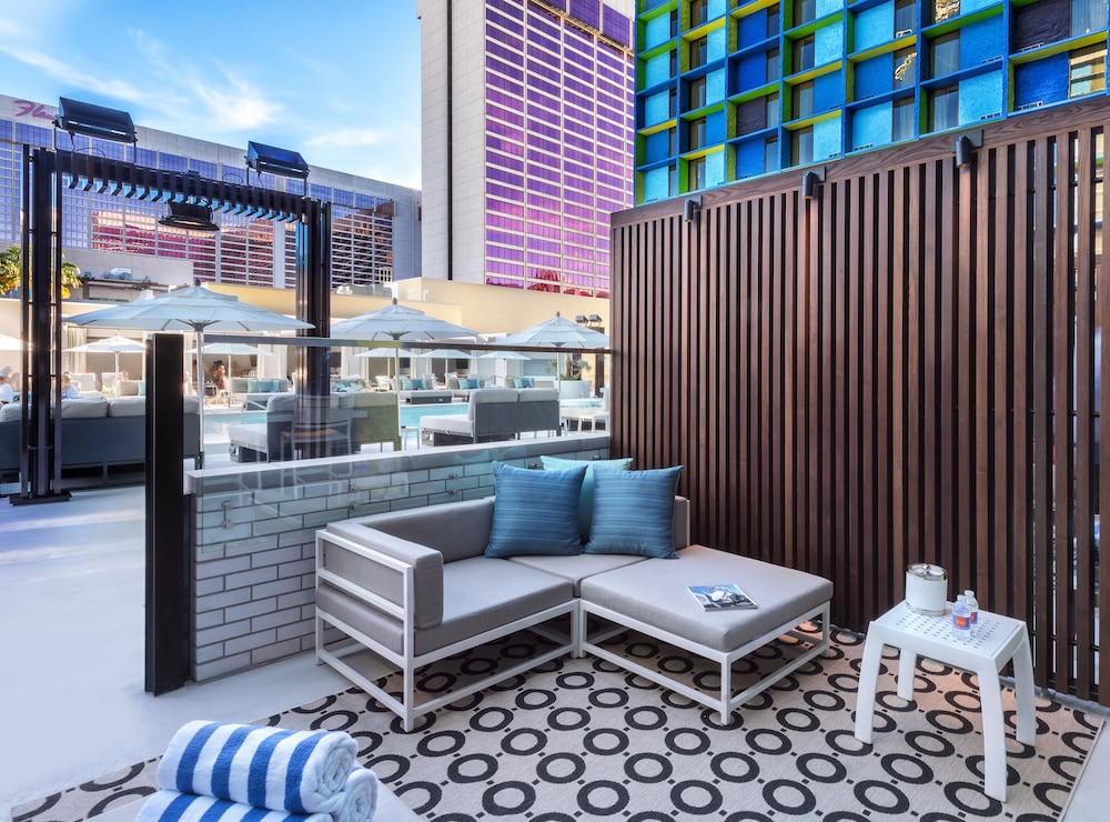 The LINQ Hotel & Casino – A Caesars Rewards Destination — Rooms in Las Vegas, Nevada