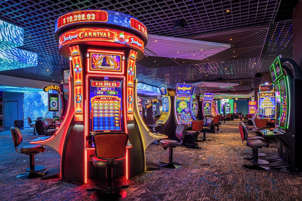 The LINQ Hotel & Casino – A Caesars Rewards Destination — On-site activities in Las Vegas, Nevada