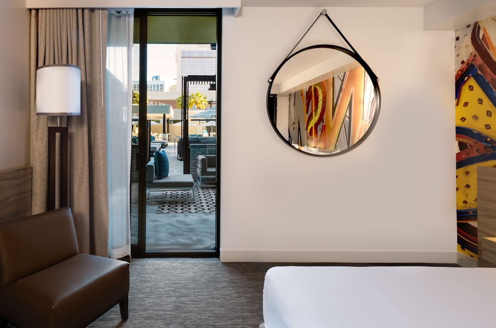 The LINQ Hotel & Casino – A Caesars Rewards Destination — Rooms in Las Vegas, Nevada