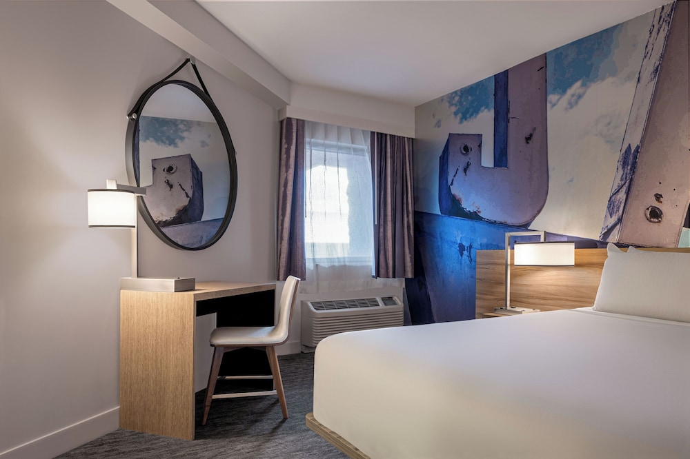 The LINQ Hotel & Casino – A Caesars Rewards Destination — Rooms in Las Vegas, Nevada