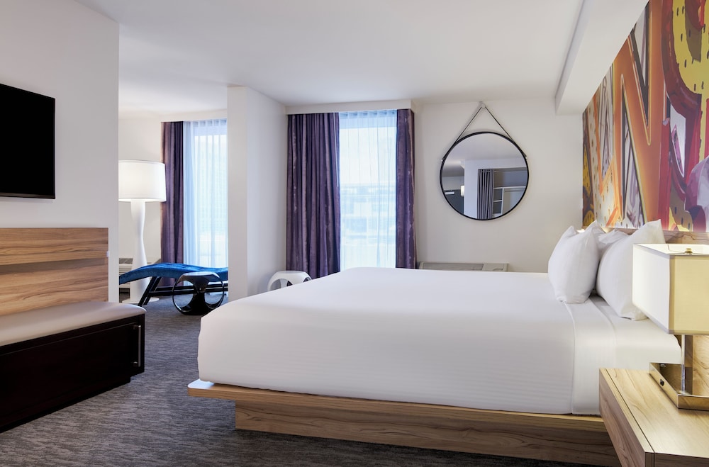 The LINQ Hotel & Casino – A Caesars Rewards Destination — Rooms in Las Vegas, Nevada