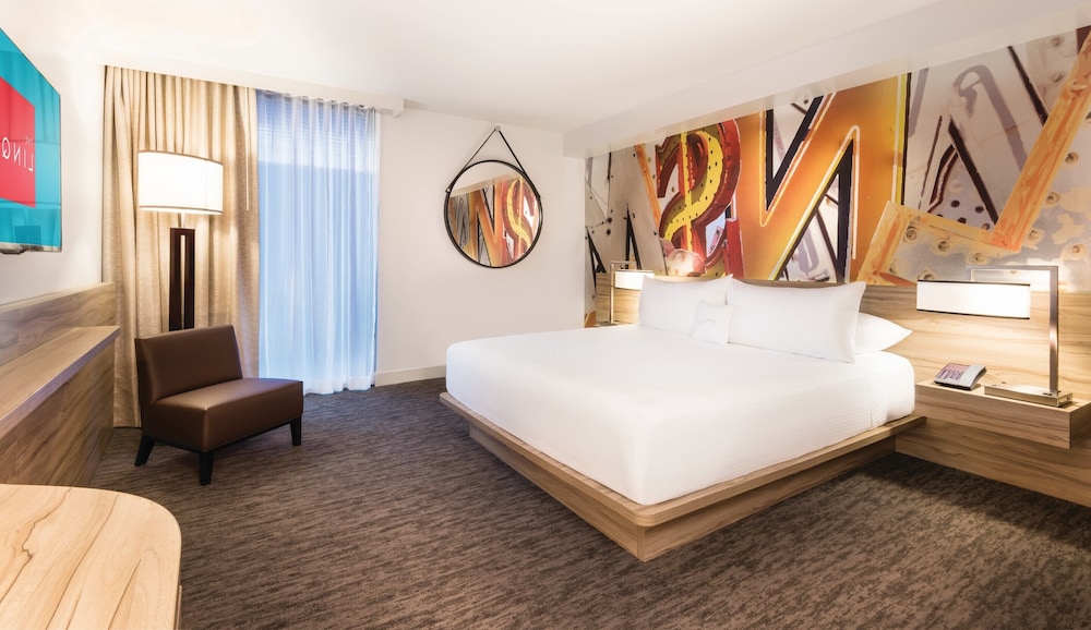 The LINQ Hotel & Casino – A Caesars Rewards Destination — Rooms in Las Vegas, Nevada