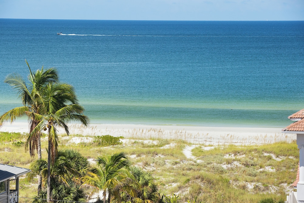 The Hotel Zamora — Beach in Tierra Verde, Florida
