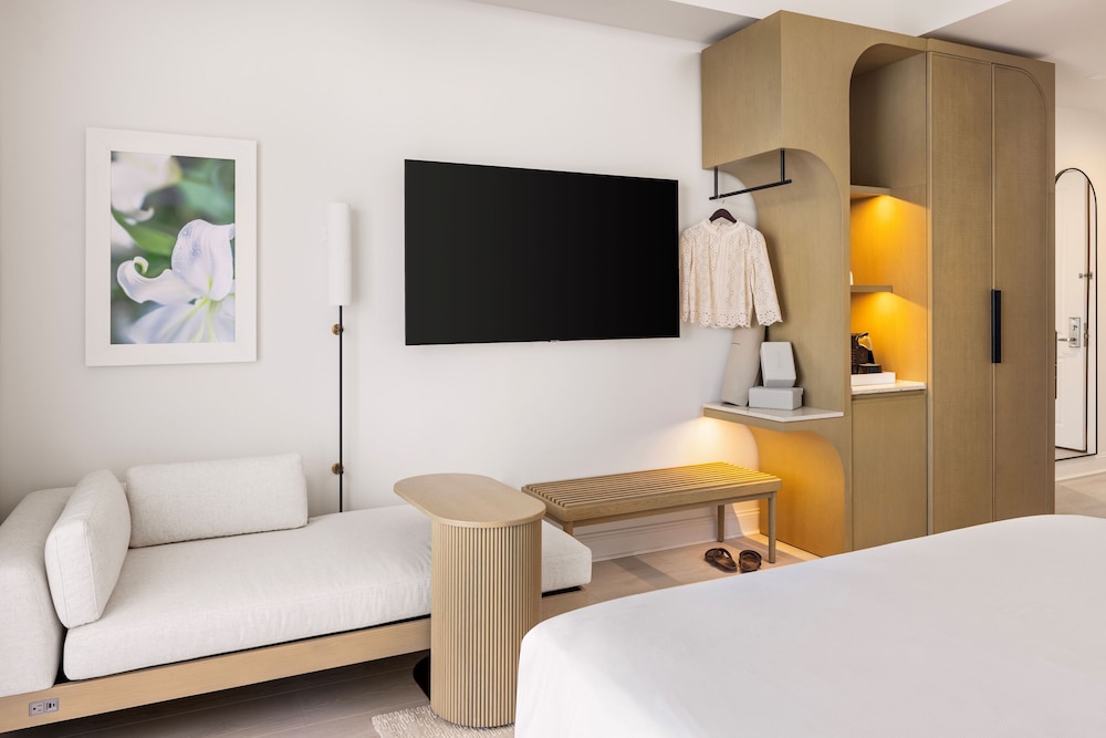 The Hotel Zamora — Hotel rooms in Tierra Verde, Florida