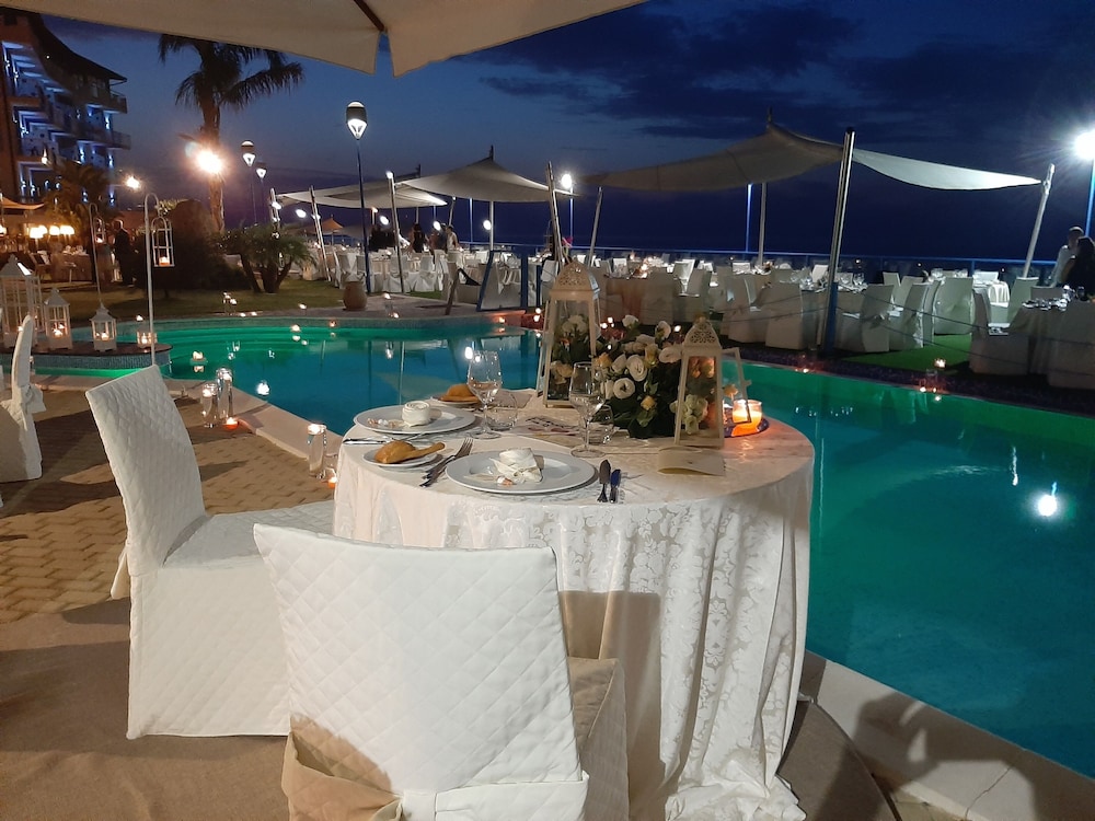 Tus' Hotel — Swimming pool in Castel di Tusa, Sicily