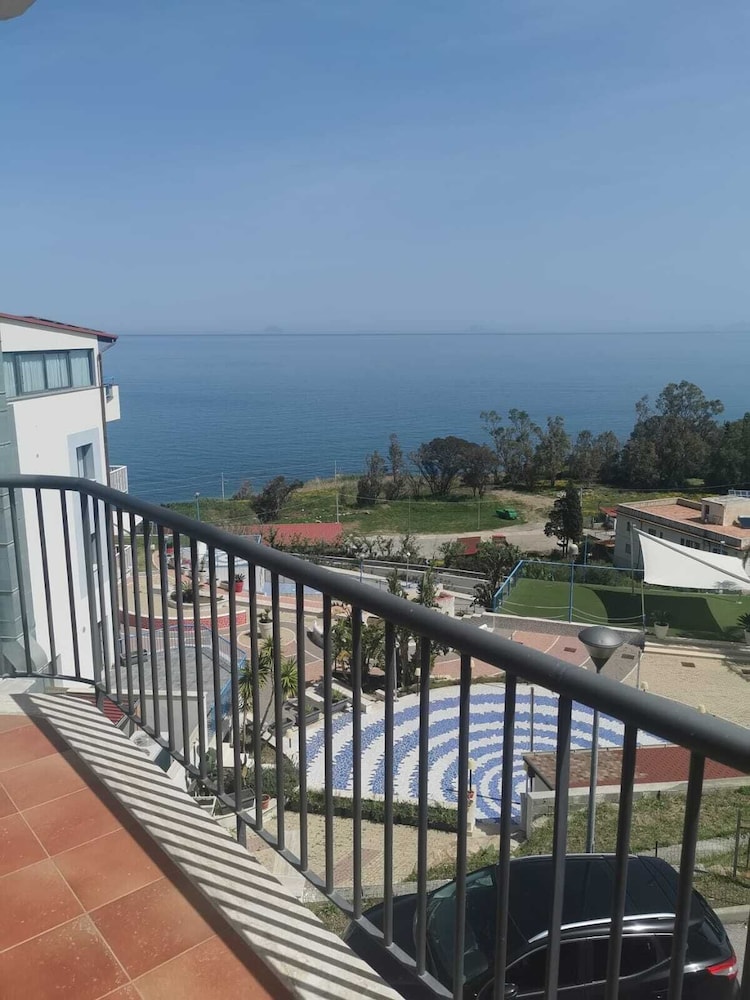 Tus' Hotel — Swimming pool in Castel di Tusa, Sicily