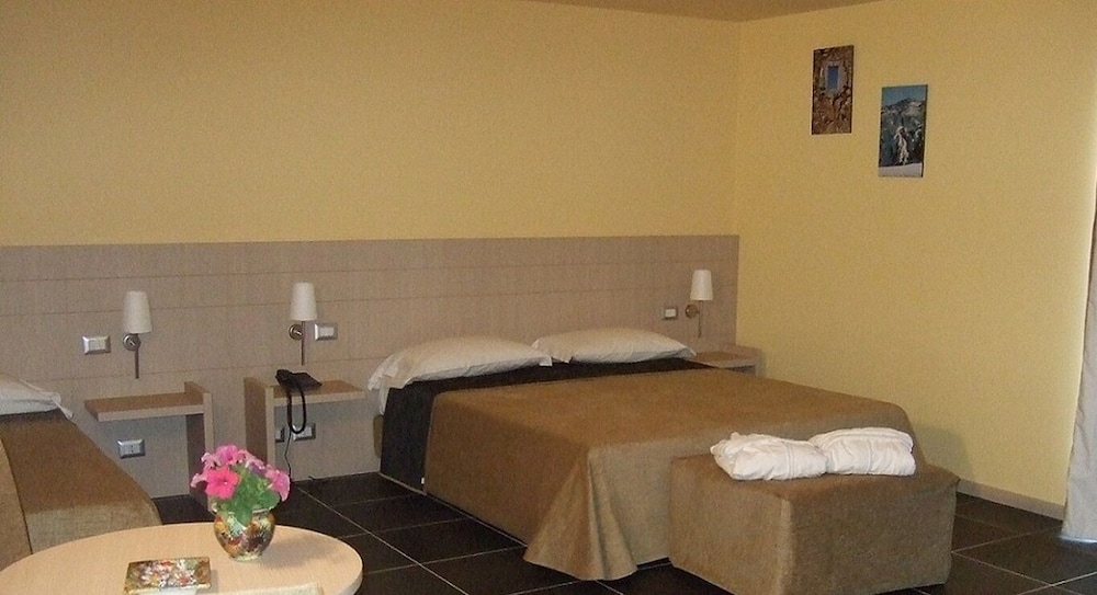 Tus' Hotel — Hotel rooms in Castel di Tusa, Sicily