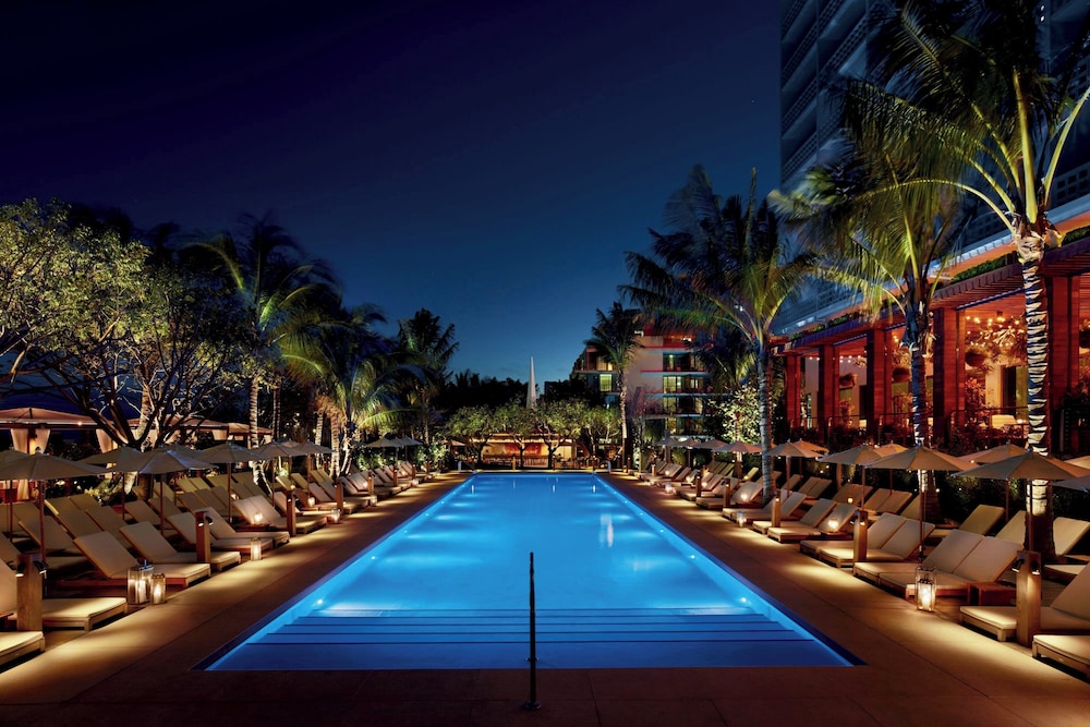 The Miami Beach EDITION — Swimming pool in Miami, Florida