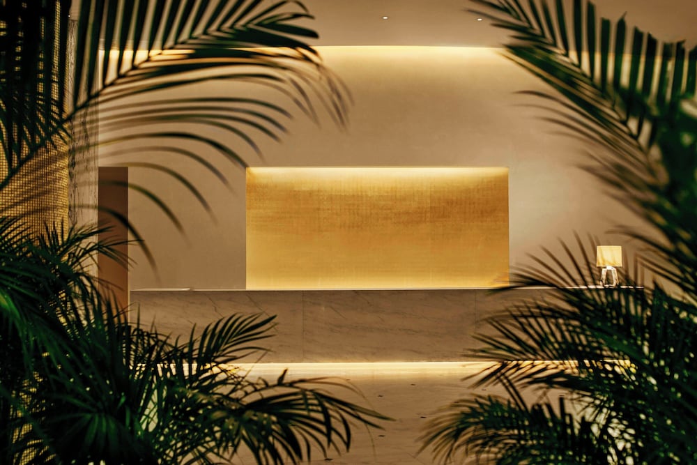 The Miami Beach EDITION — Hotel building in Miami, Florida