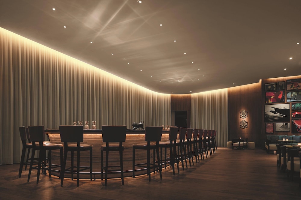 The Miami Beach EDITION — Restaurant & bars in Miami, Florida