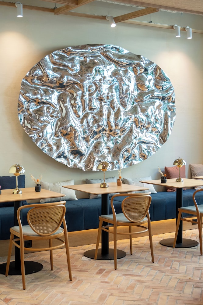 Ocean Drive Sevilla — Restaurant & bars in Seville, Andalusia