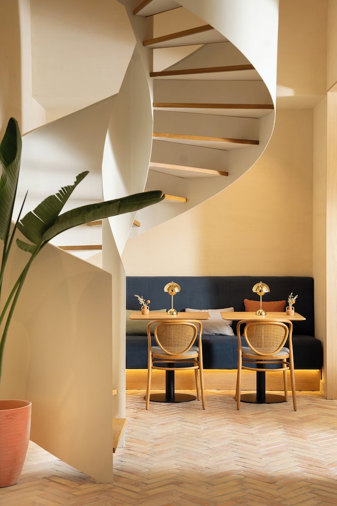 Ocean Drive Sevilla — Hotel building in Seville, Andalusia