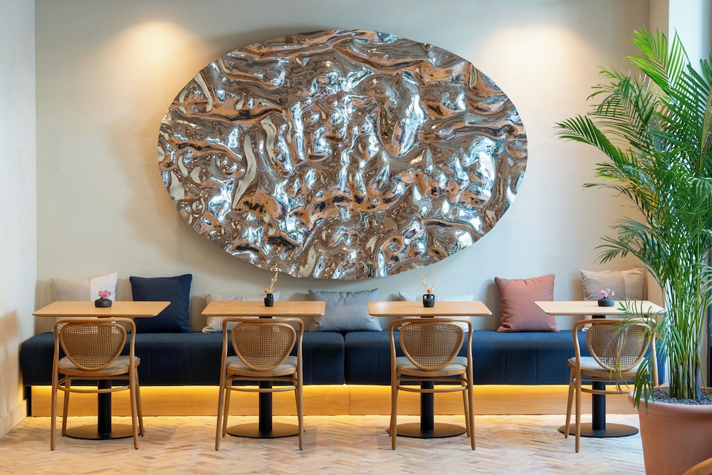Ocean Drive Sevilla — Restaurant & bars in Seville, Andalusia