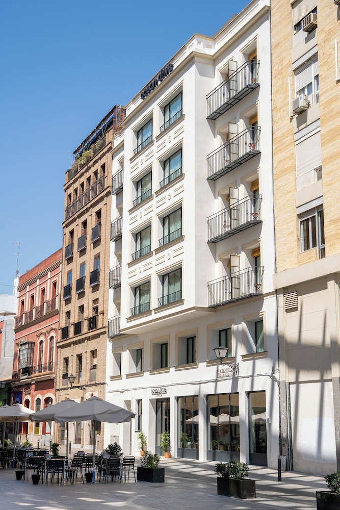 Ocean Drive Sevilla — Hotel building in Seville, Andalusia