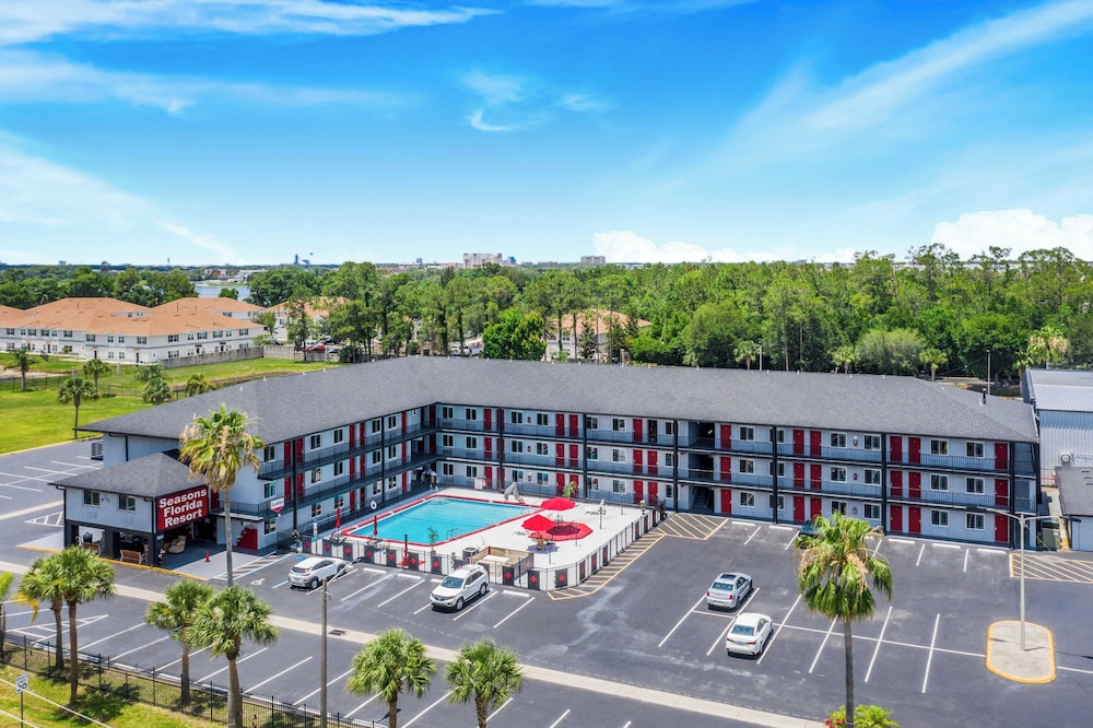 Seasons Florida Resort — Hotel building in Kissimmee, Florida