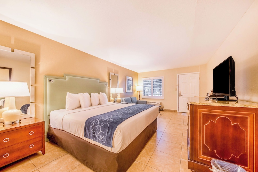Seasons Florida Resort — Hotel rooms in Kissimmee, Florida