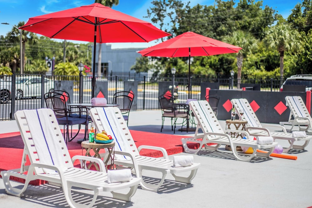 Seasons Florida Resort — Swimming pool in Kissimmee, Florida