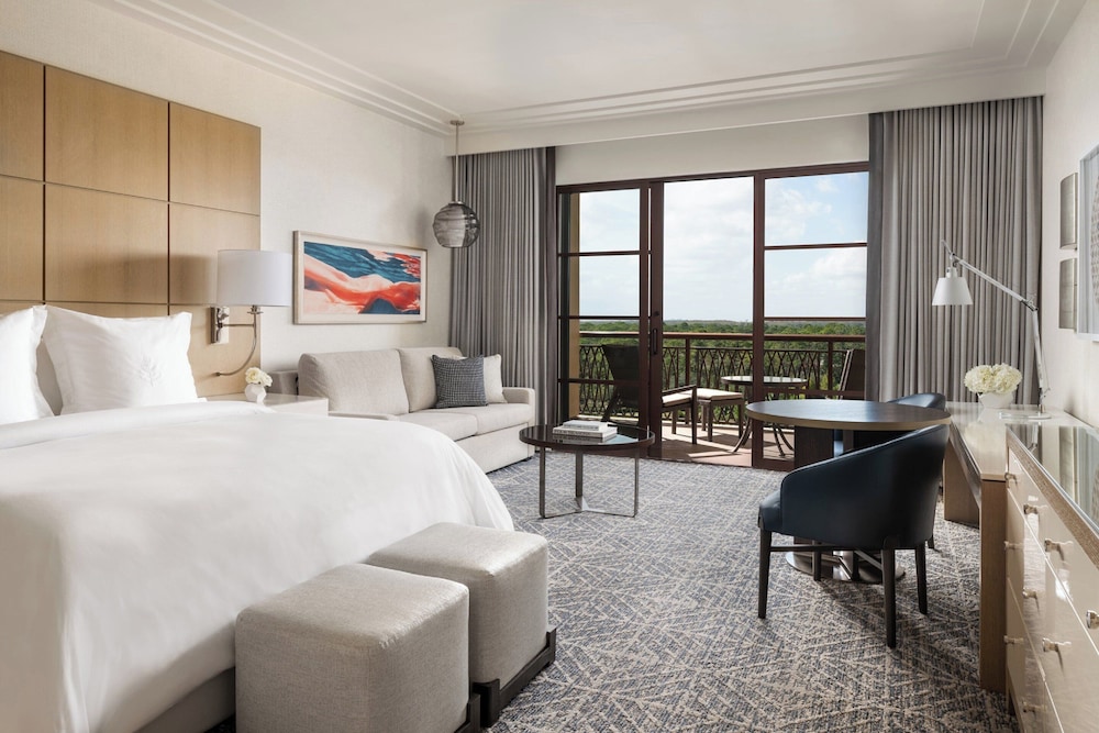Four Seasons Resort Orlando at WALT DISNEY WORLD® Resort — Hotel rooms in Walt Disney World Resort, Florida
