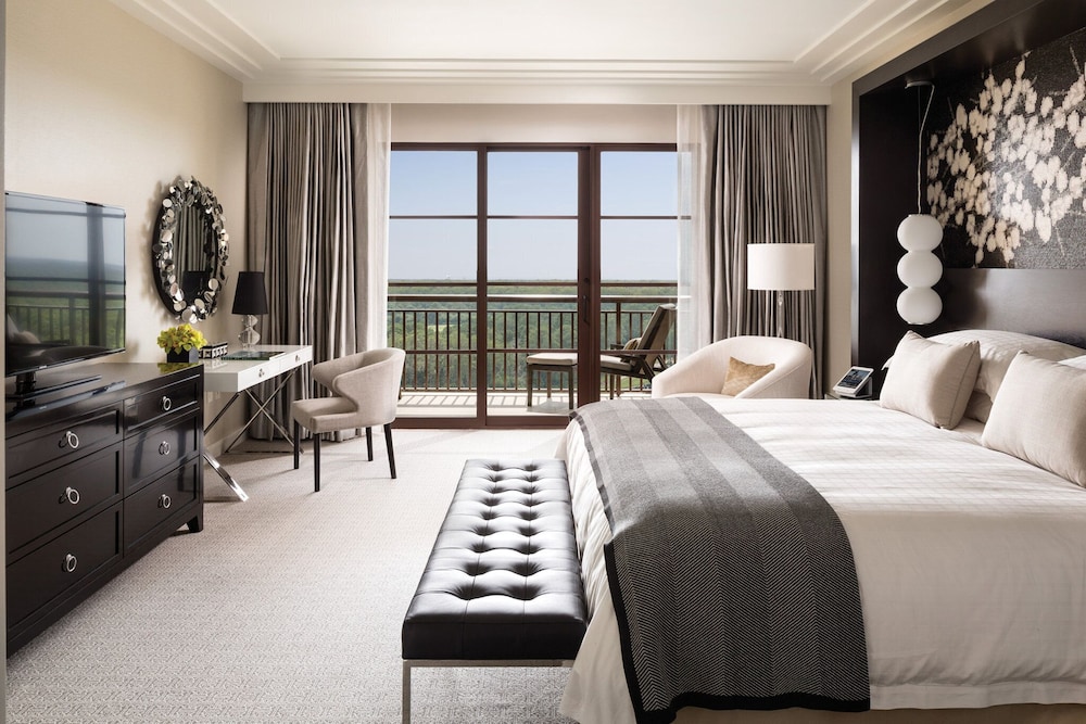 Four Seasons Resort Orlando at WALT DISNEY WORLD® Resort — Hotel rooms in Walt Disney World Resort, Florida