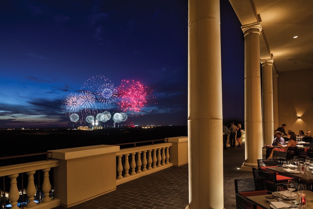 Four Seasons Resort Orlando at WALT DISNEY WORLD® Resort — Hotel rooms in Walt Disney World Resort, Florida