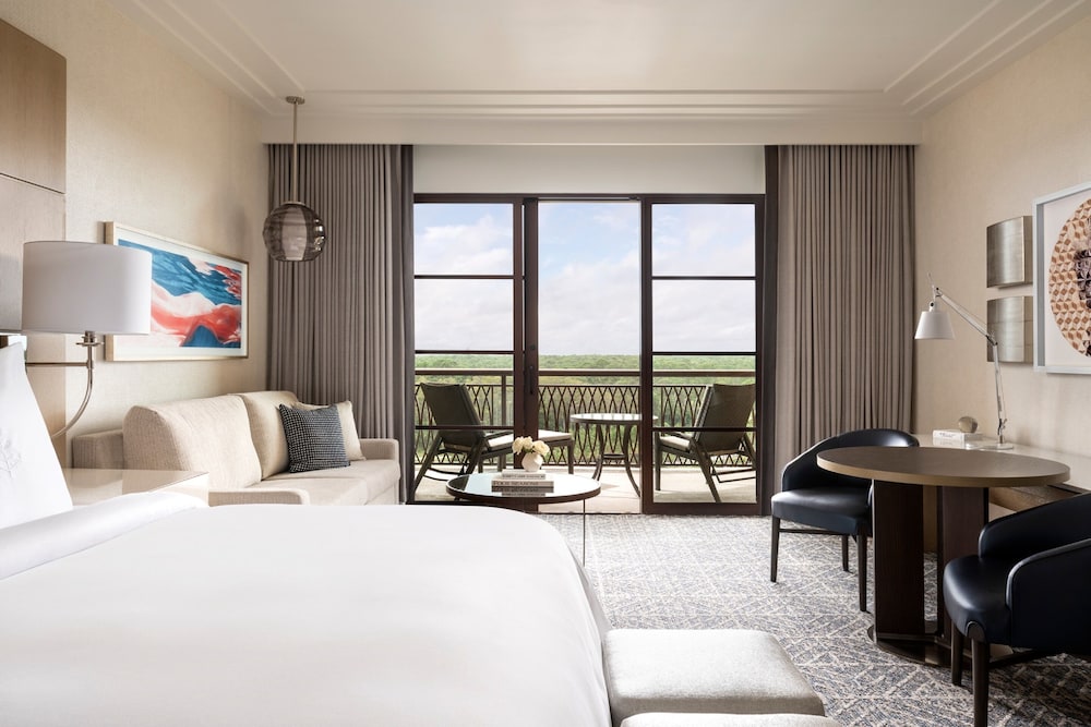 Four Seasons Resort Orlando at WALT DISNEY WORLD® Resort — Hotel rooms in Walt Disney World Resort, Florida