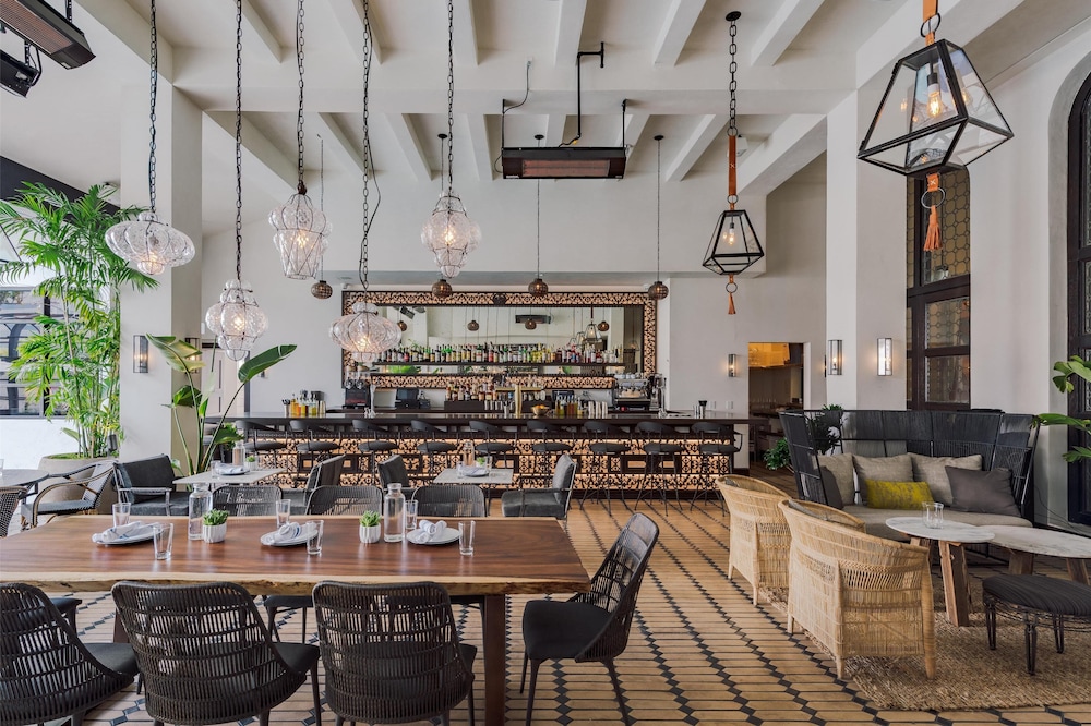 Hotel Figueroa, Unbound Collection by Hyatt — Restaurant & bars in Los Angeles, California