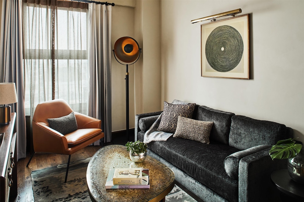 Hotel Figueroa, Unbound Collection by Hyatt — Hotel rooms in Los Angeles, California