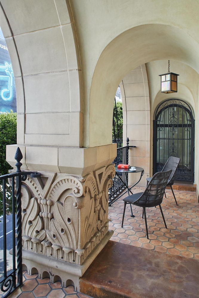 Hotel Figueroa, Unbound Collection by Hyatt — Hotel building in Los Angeles, California