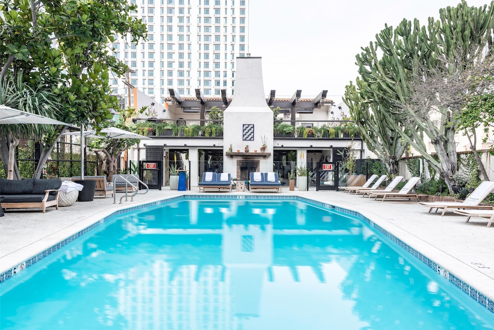 Hotel Figueroa, Unbound Collection by Hyatt — Swimming pool in Los Angeles, California