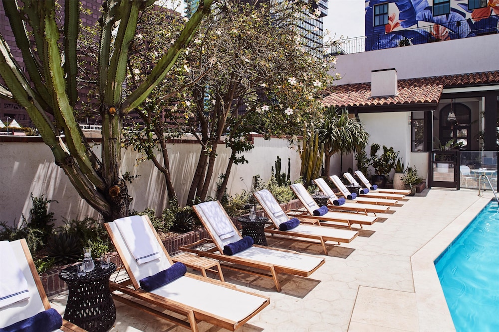 Hotel Figueroa, Unbound Collection by Hyatt — Swimming pool in Los Angeles, California