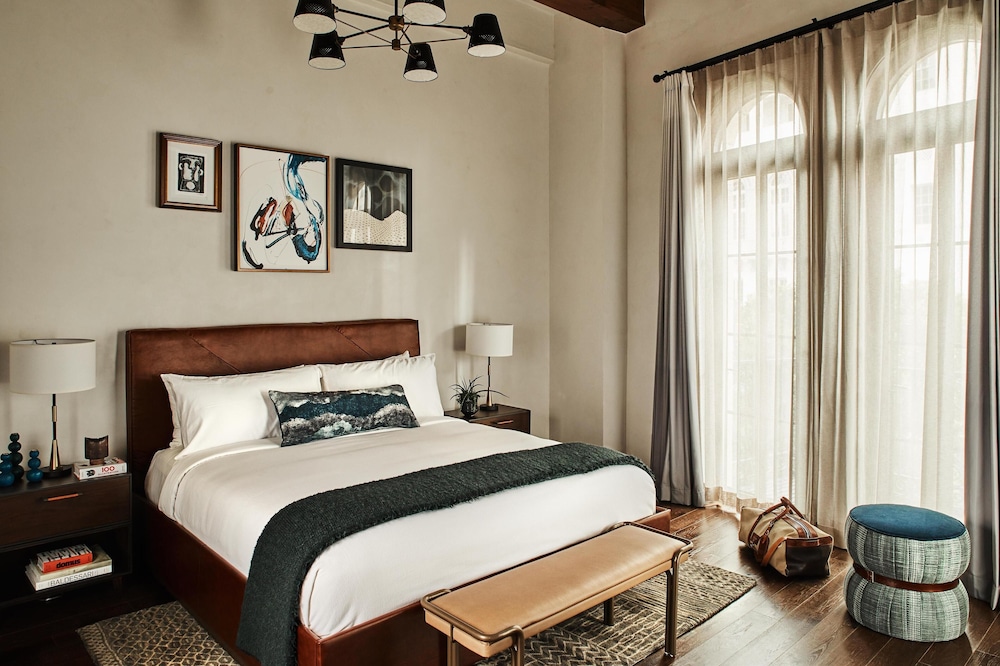 Hotel Figueroa, Unbound Collection by Hyatt — Hotel rooms in Los Angeles, California