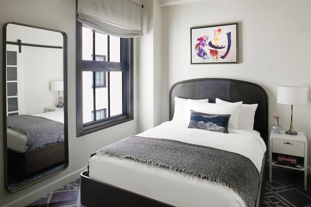 Hotel Figueroa, Unbound Collection by Hyatt — Hotel rooms in Los Angeles, California