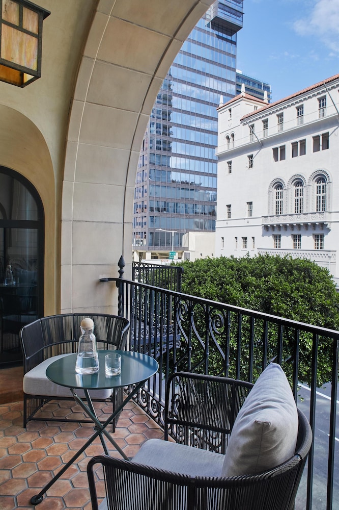 Hotel Figueroa, Unbound Collection by Hyatt — Hotel building in Los Angeles, California
