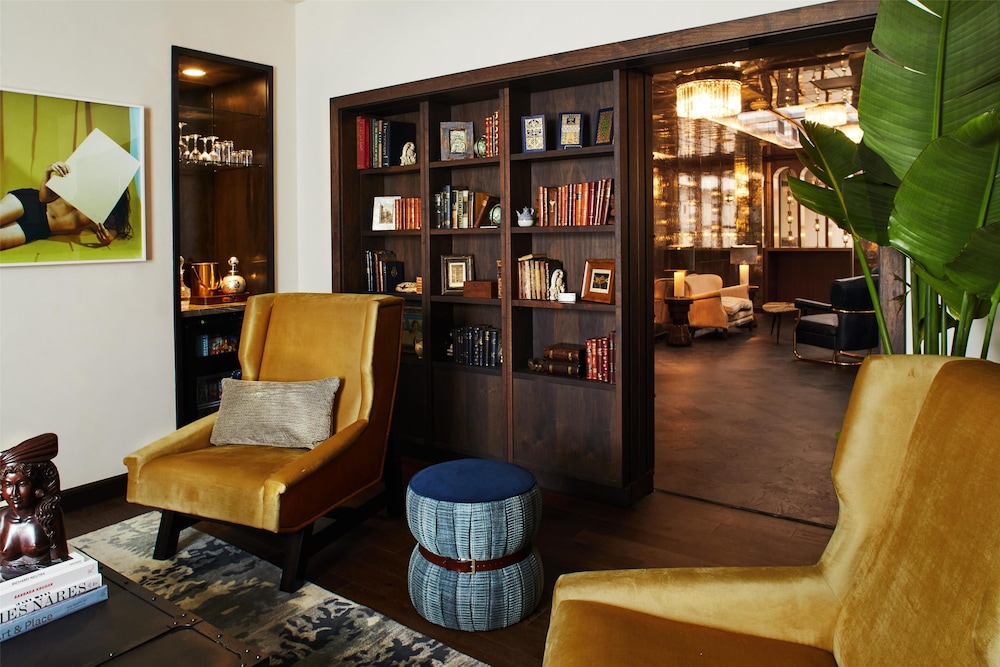 Hotel Figueroa, Unbound Collection by Hyatt — Restaurant & bars in Los Angeles, California