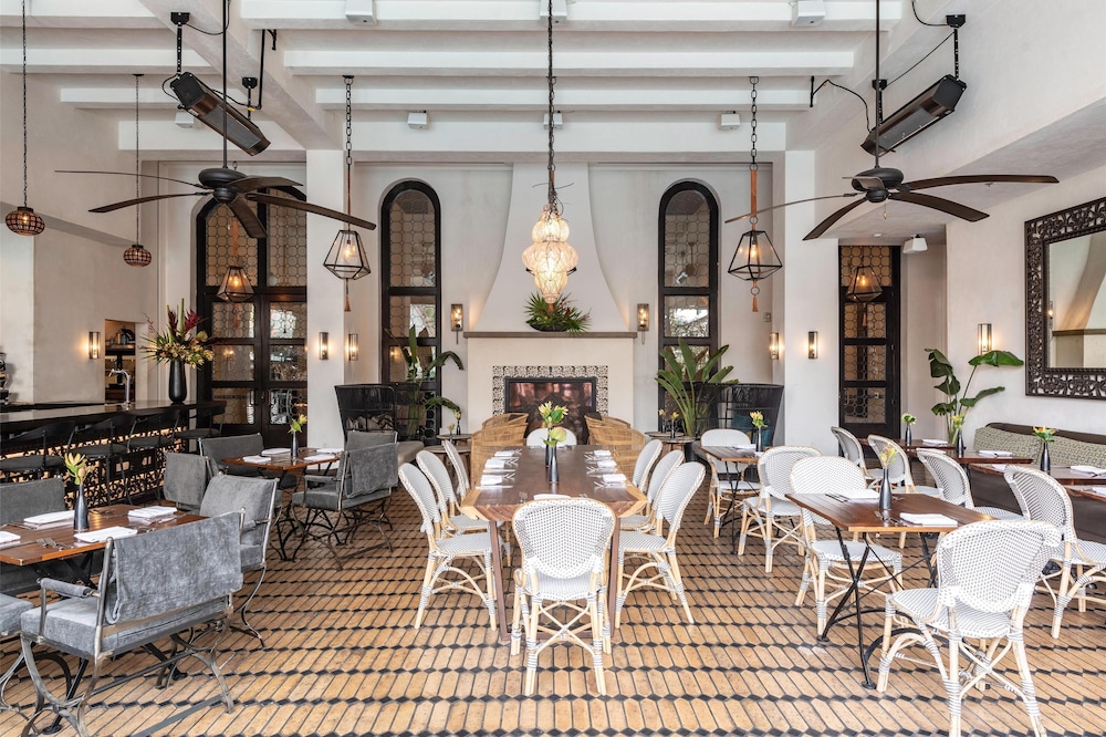 Hotel Figueroa, Unbound Collection by Hyatt — Restaurant & bars in Los Angeles, California