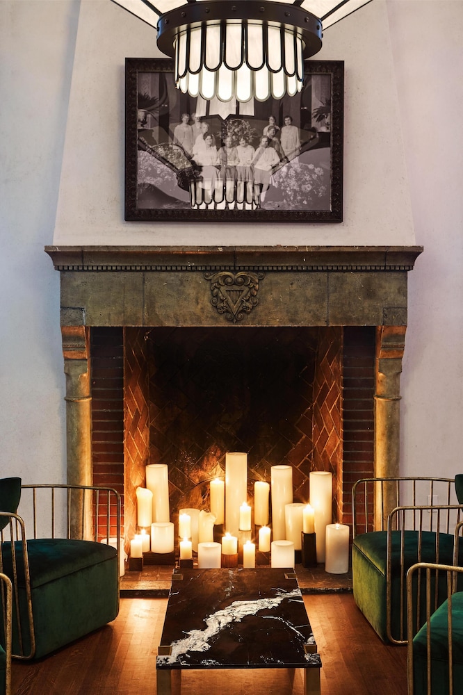 Hotel Figueroa, Unbound Collection by Hyatt — Hotel building in Los Angeles, California