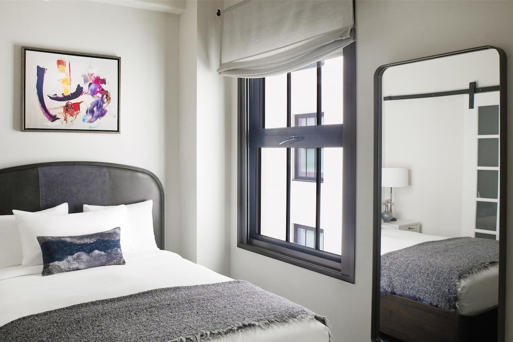 Hotel Figueroa, Unbound Collection by Hyatt — Hotel rooms in Los Angeles, California