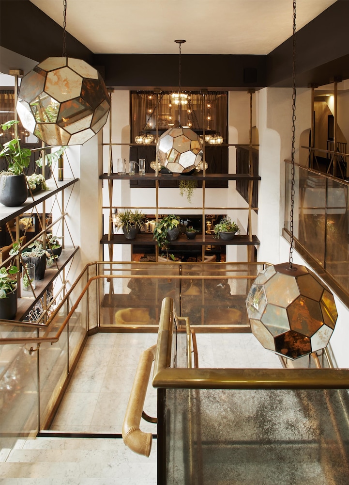 Hotel Figueroa, Unbound Collection by Hyatt — Hotel building in Los Angeles, California