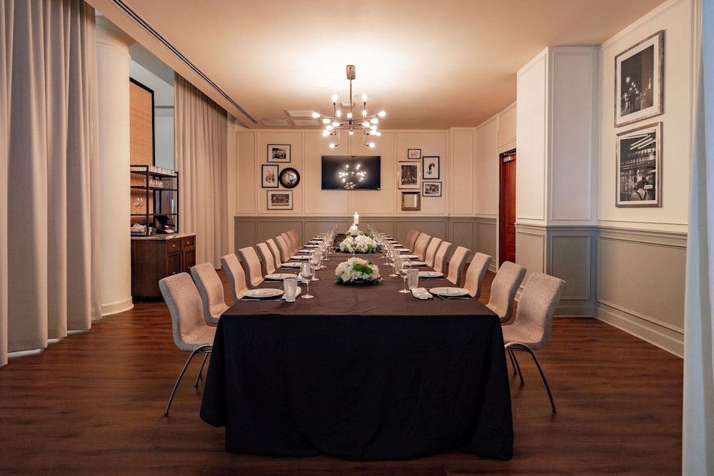 Le Méridien Tampa, The Courthouse — Restaurant & bars in Tampa, Florida
