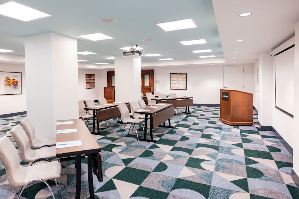Le Méridien Tampa, The Courthouse — Hotel building in Tampa, Florida