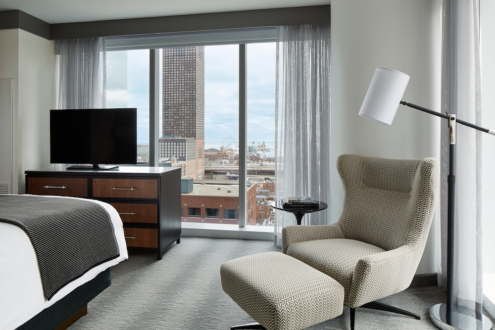 Loews Chicago Hotel — Hotel rooms in Chicago, Illinois