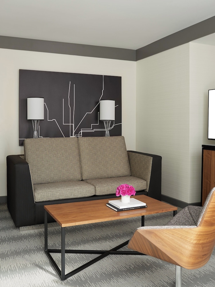 Loews Chicago Hotel — Hotel rooms in Chicago, Illinois