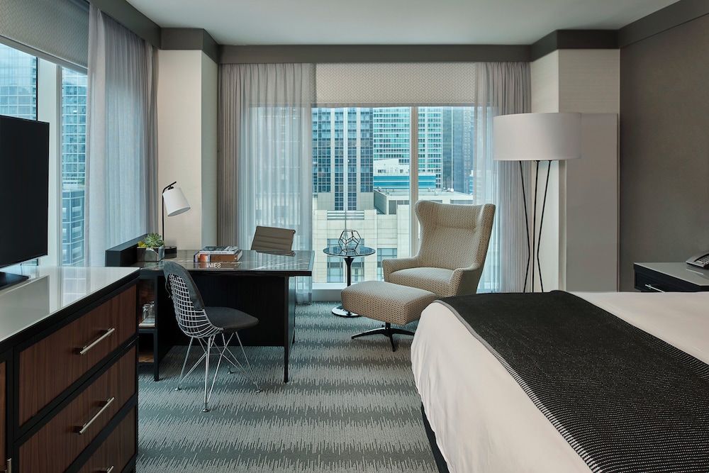 Loews Chicago Hotel — Hotel rooms in Chicago, Illinois