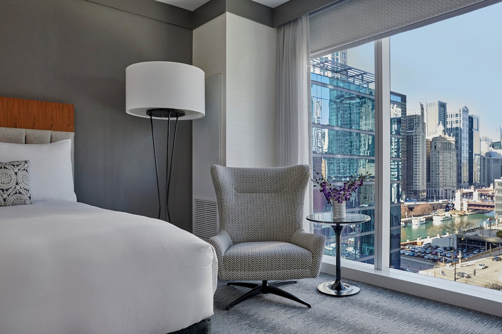 Loews Chicago Hotel — Hotel rooms in Chicago, Illinois