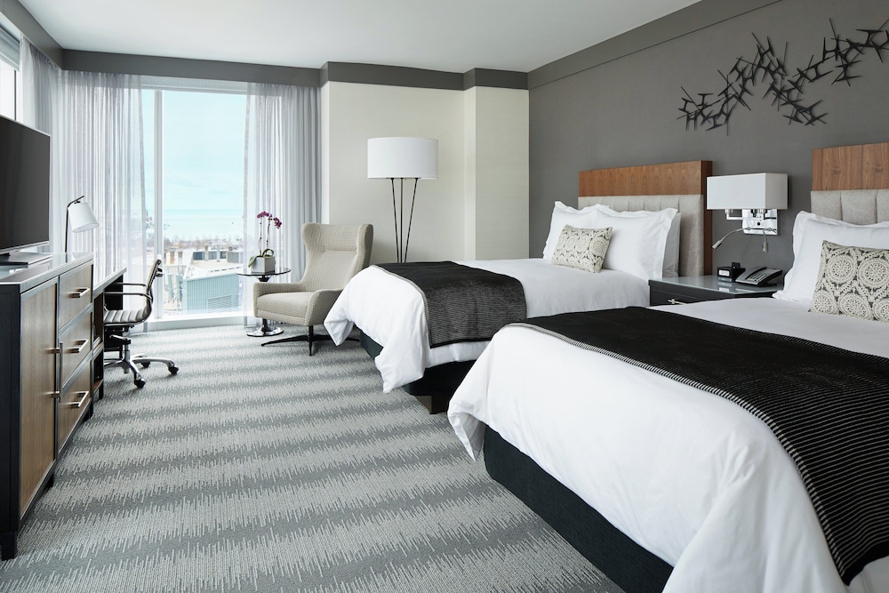 Loews Chicago Hotel — Hotel rooms in Chicago, Illinois