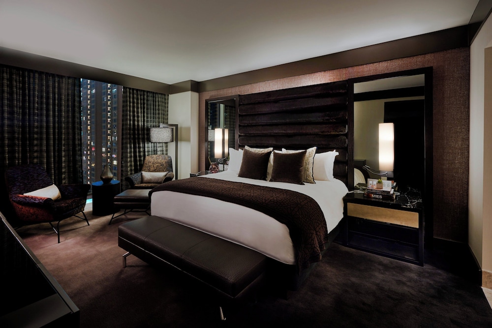 Loews Chicago Hotel — Hotel rooms in Chicago, Illinois