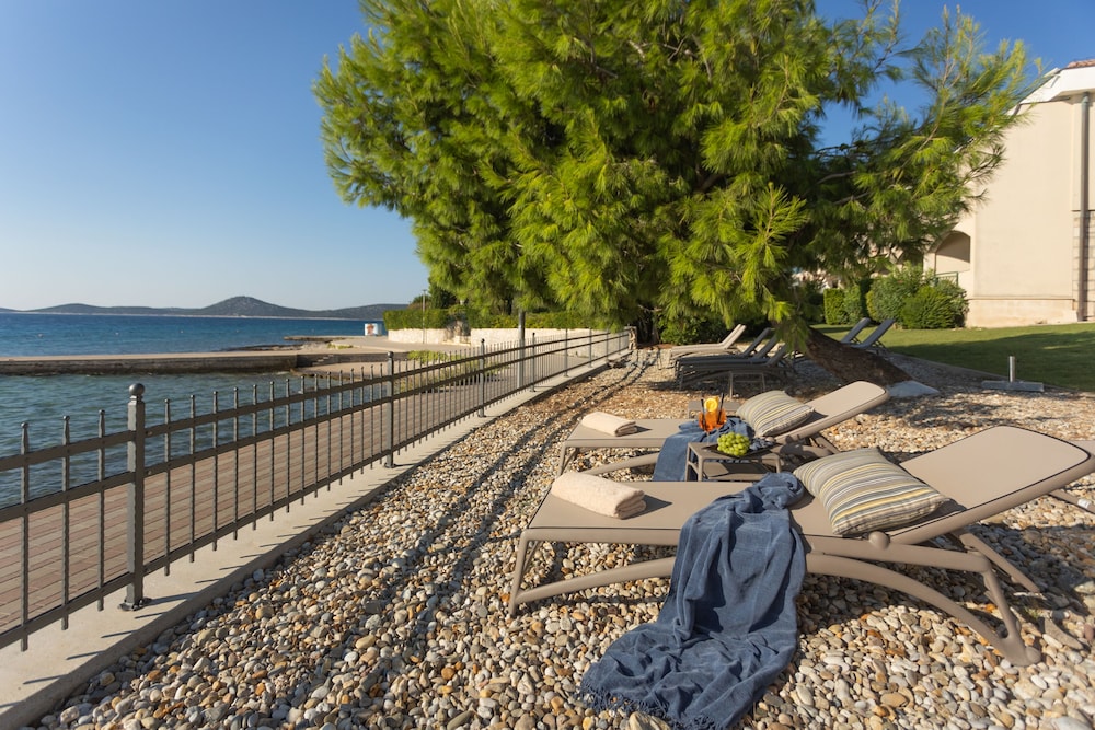 Villa Arausa — Beach in Vodice, Šibenik-Knin