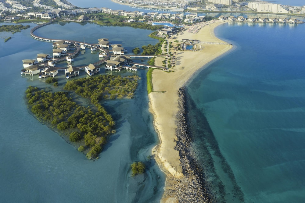 Anantara Mina Ras Al Khaimah Resort — Beach in Ras al Khaimah