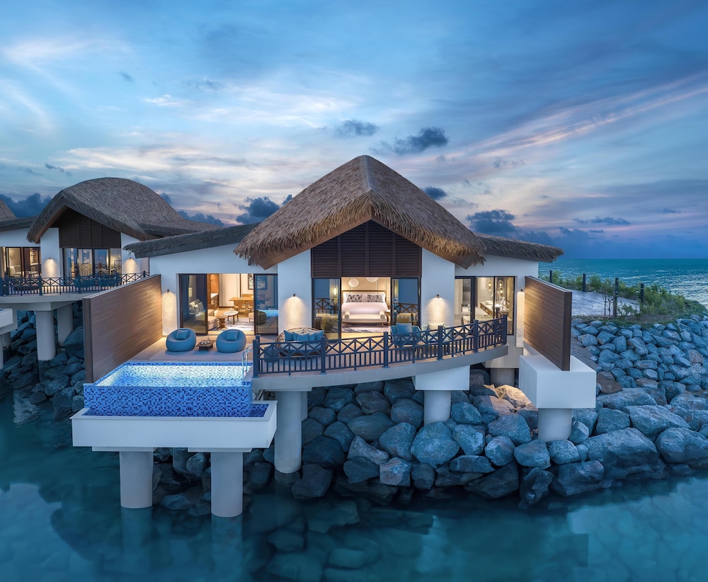 Anantara Mina Ras Al Khaimah Resort — Hotel building in Ras al Khaimah